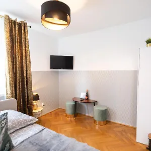 clicktheflat-stawki-apart-rooms.warsawhotelspoland.com/
